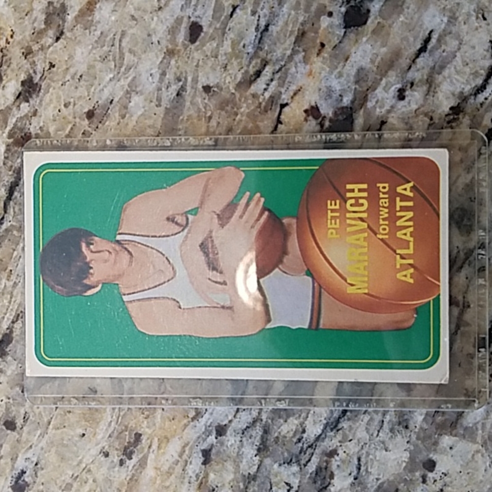 1970-71 Topps Tall Boy "Pistol" Pete Maravich #123 Atlanta Hawks Rookie Card